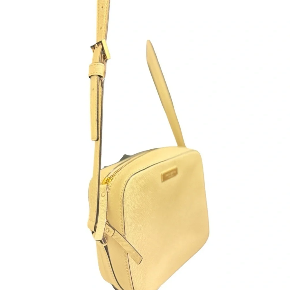 Kate Spade cream color Cross body bag I. Great construction